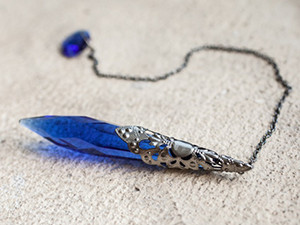 Pendulum cobalt blue crystal
