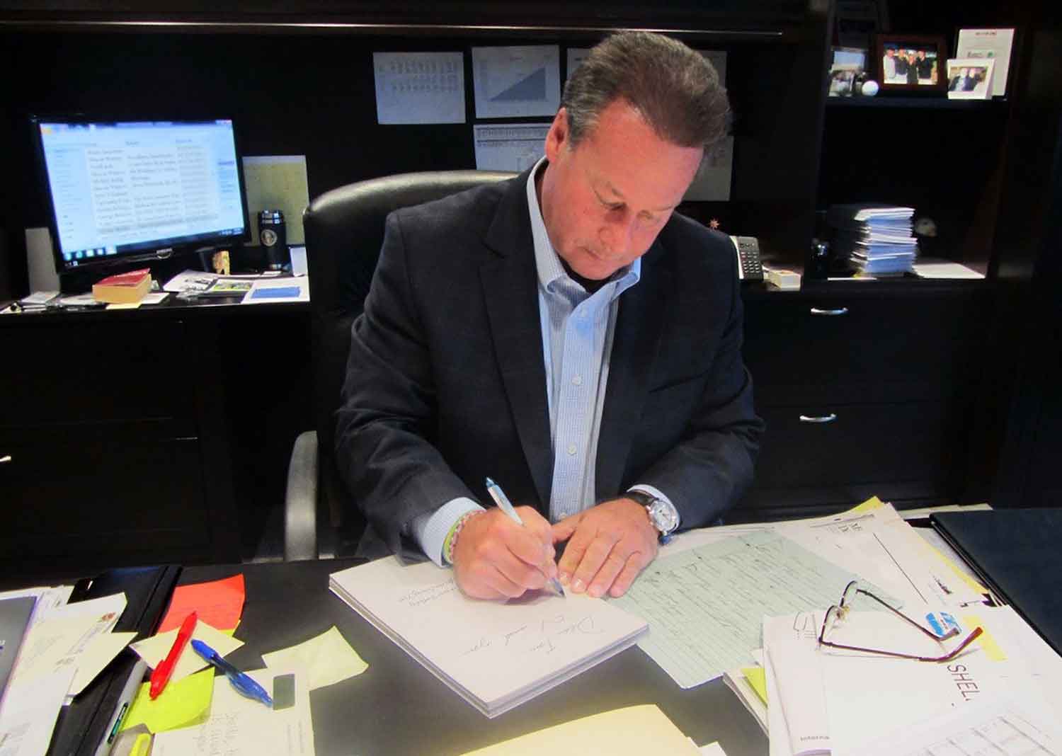 A CEO who writes 9,200 employee birthday cards a year explains the value of gratitude